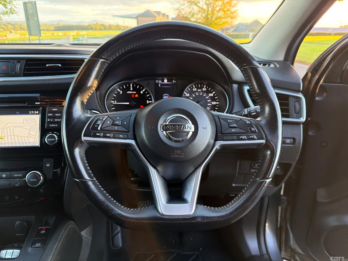Nissan Qashqai SUV, Diesel, 2017, Grey