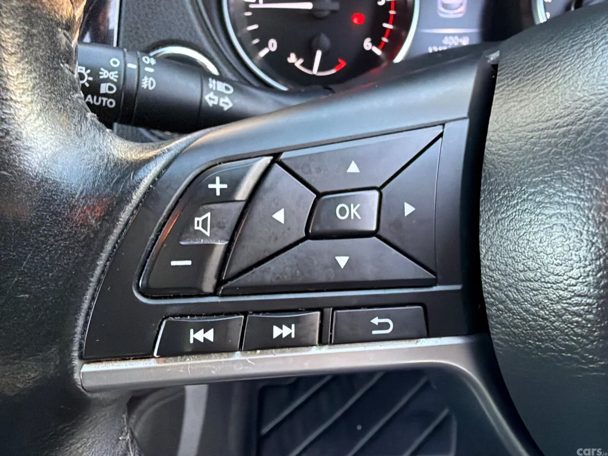 Nissan Qashqai SUV, Diesel, 2017, Grey