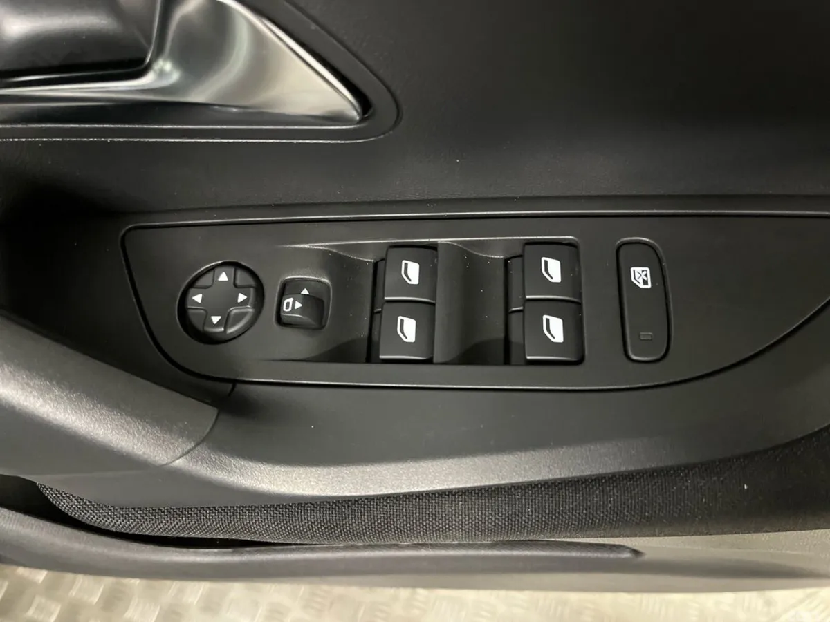Peugeot 2008 SUV, Electric, 2023, Grey