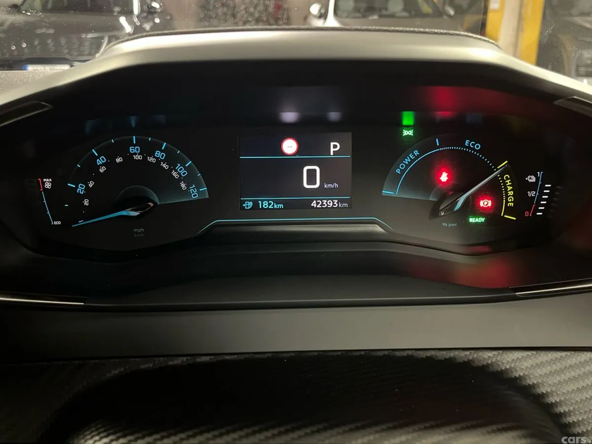 Peugeot 2008 SUV, Electric, 2023, Grey
