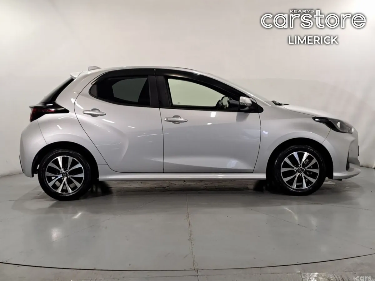 Toyota Yaris Hatchback, Petrol Hybrid, 2021, Grey