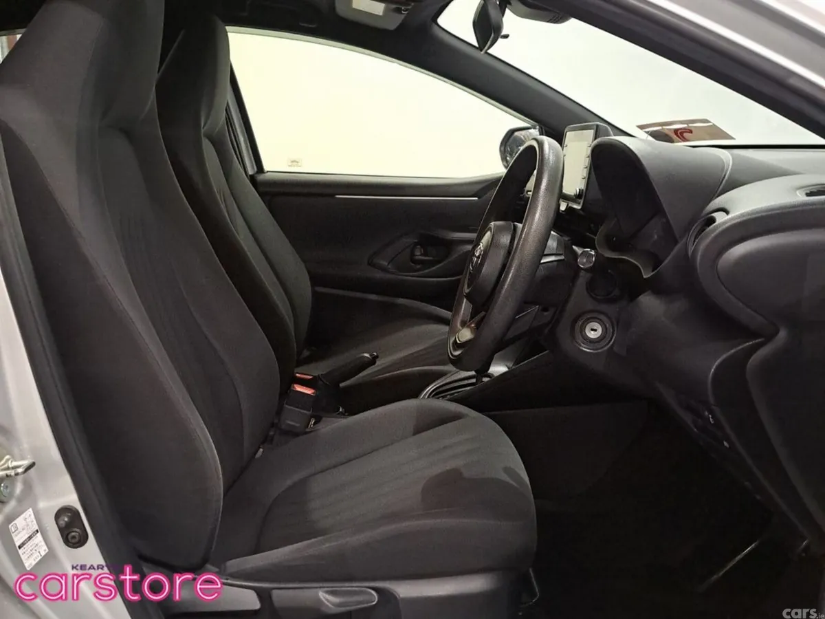 Toyota Yaris Hatchback, Petrol Hybrid, 2021, Grey