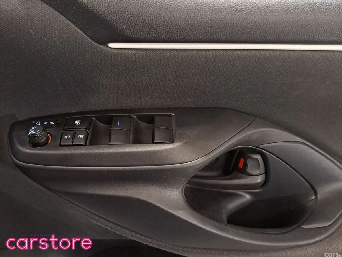 Toyota Yaris Hatchback, Petrol Hybrid, 2021, Grey