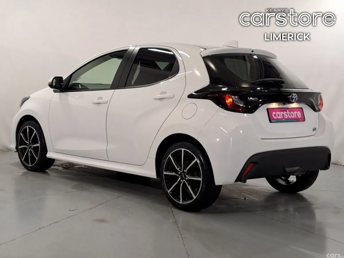 Toyota Yaris Hatchback, Petrol Hybrid, 2023, White