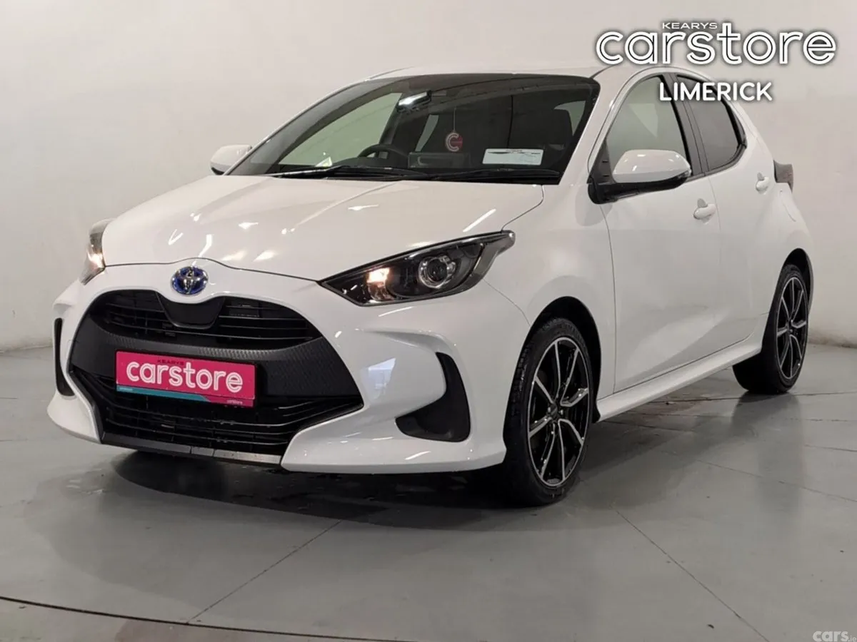 Toyota Yaris Hatchback, Petrol Hybrid, 2023, White