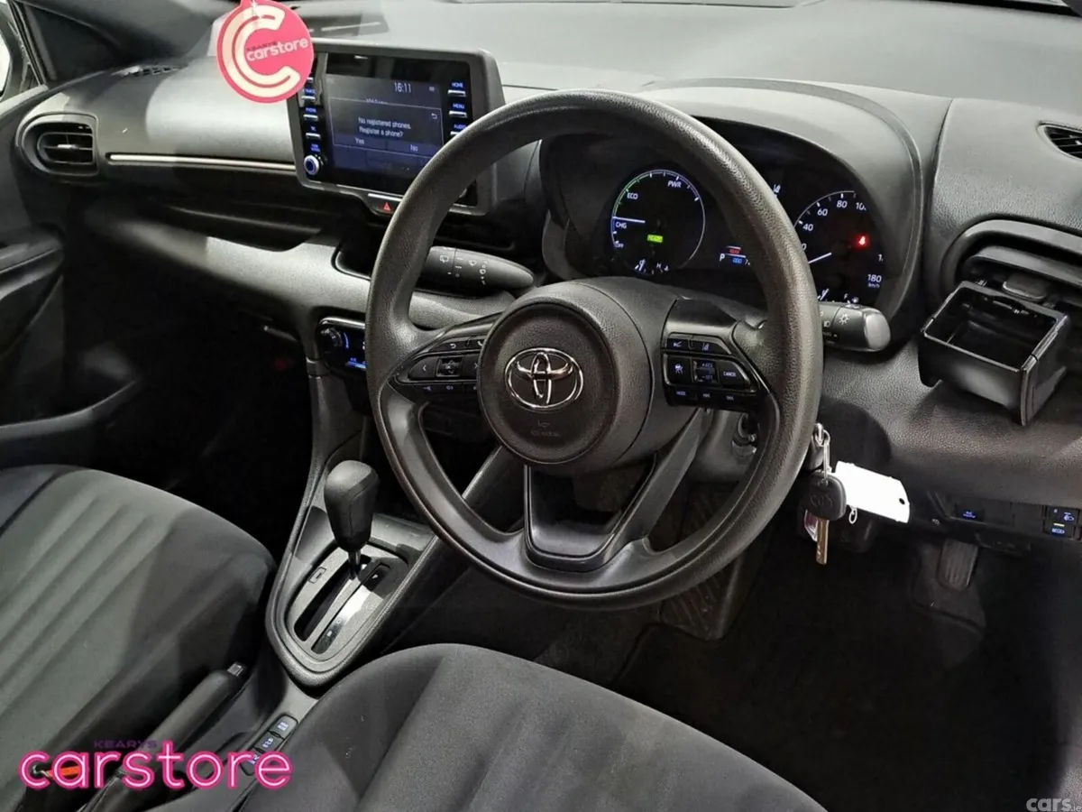 Toyota Yaris Hatchback, Petrol Hybrid, 2023, White