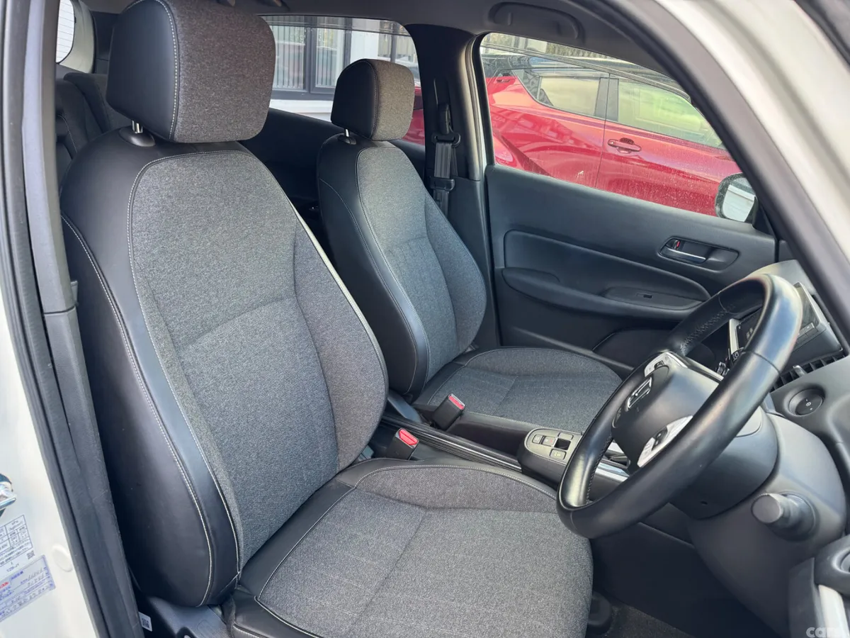 Honda Fit Hatchback, Petrol Hybrid, 2020, White