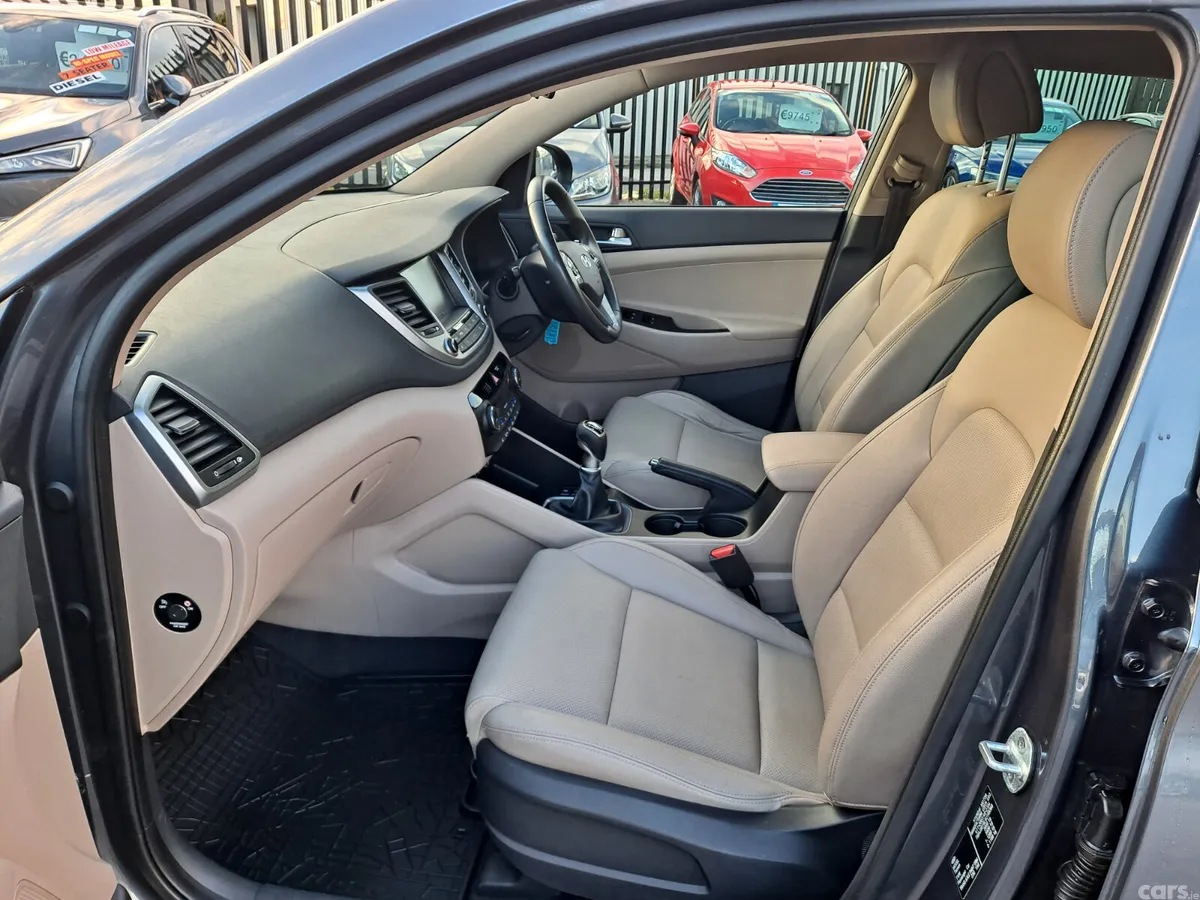 Hyundai Tucson SUV, Diesel, 2016, Grey