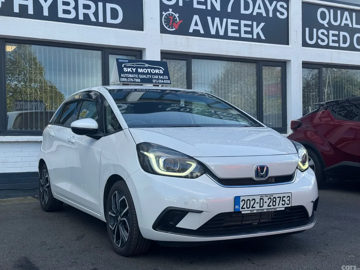 Honda Fit Hatchback, Petrol Hybrid, 2020, White