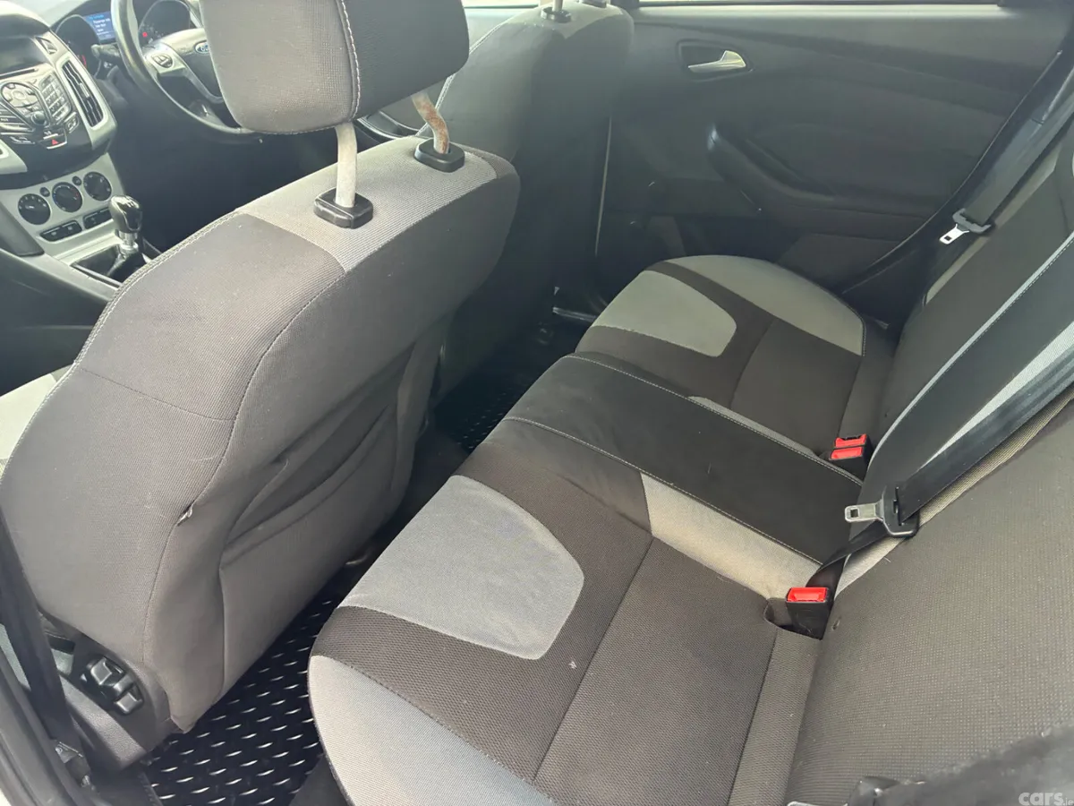 Ford Focus Hatchback, Diesel, 2012, Silver