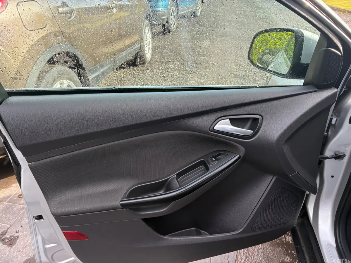 Ford Focus Hatchback, Diesel, 2012, Silver