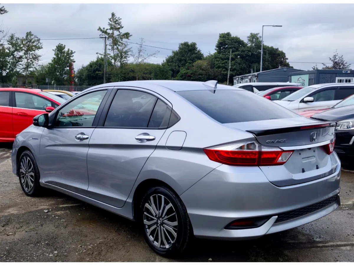 Honda Grace Saloon, Petrol Hybrid, 2017, Silver