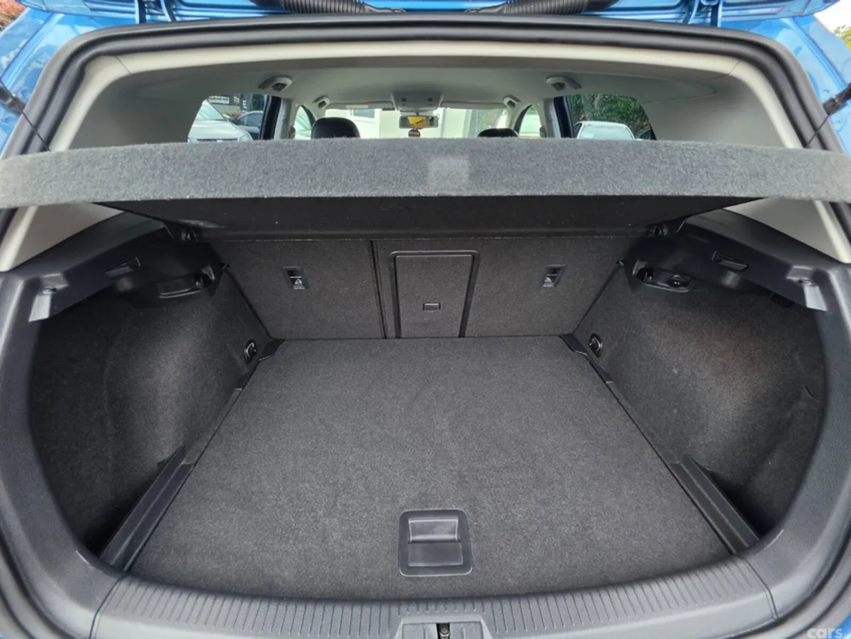 Volkswagen Golf Hatchback, Petrol, 2014, Blue