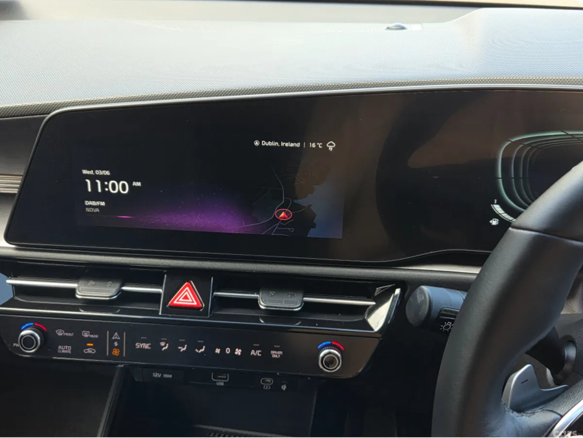 Kia Niro SUV, Petrol Hybrid, 2024, White