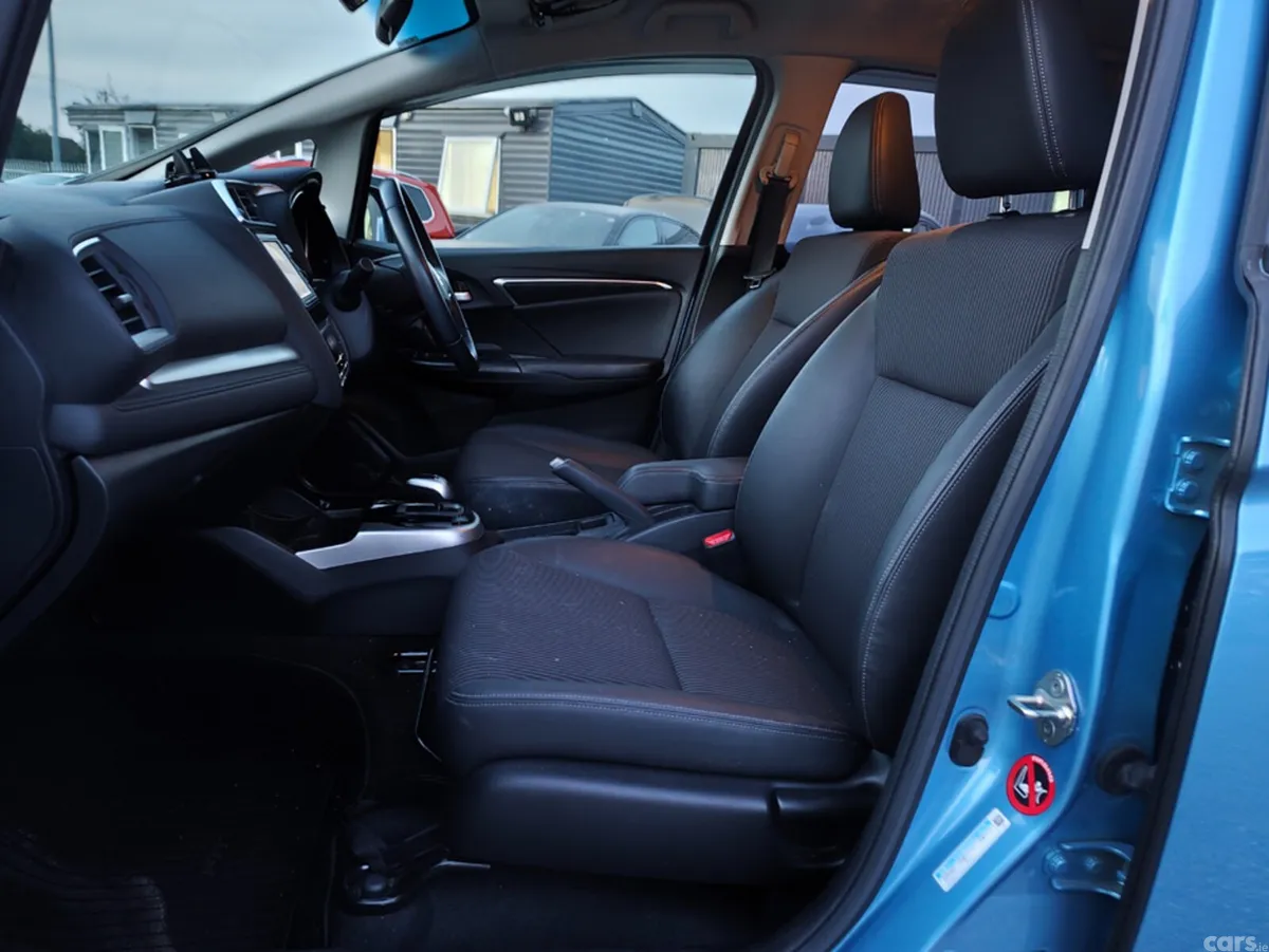 Honda Fit Hatchback, Petrol Hybrid, 2017, Blue