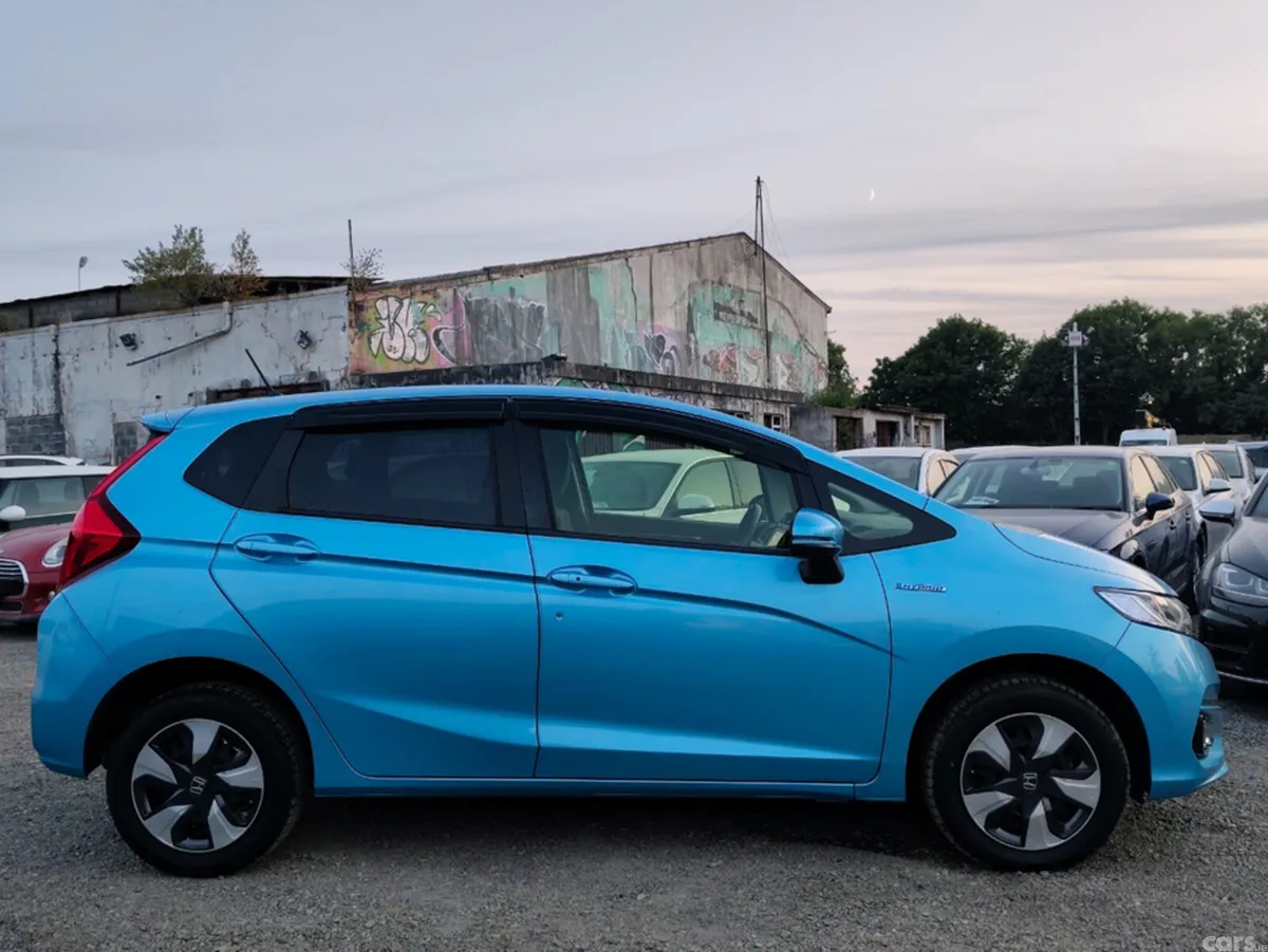 Honda Fit Hatchback, Petrol Hybrid, 2017, Blue