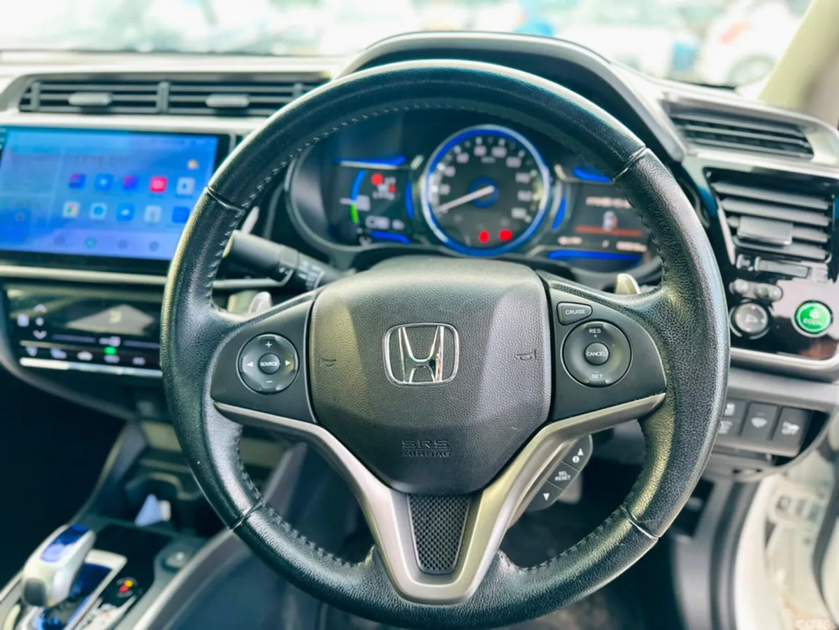 Honda Grace Hatchback, Petrol Hybrid, 2016, White