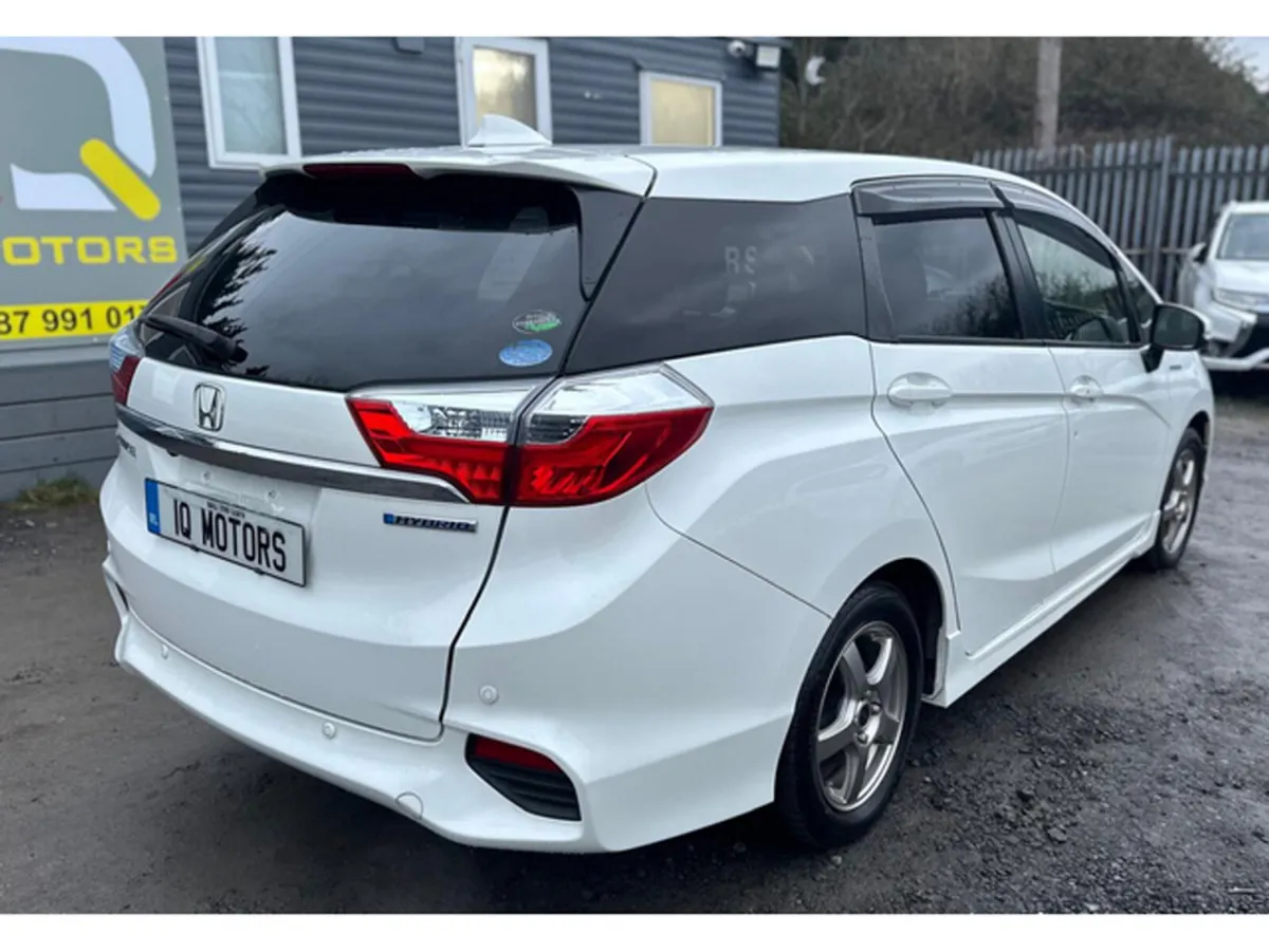 Honda Shuttle Hatchback, Petrol Hybrid, 2017, White
