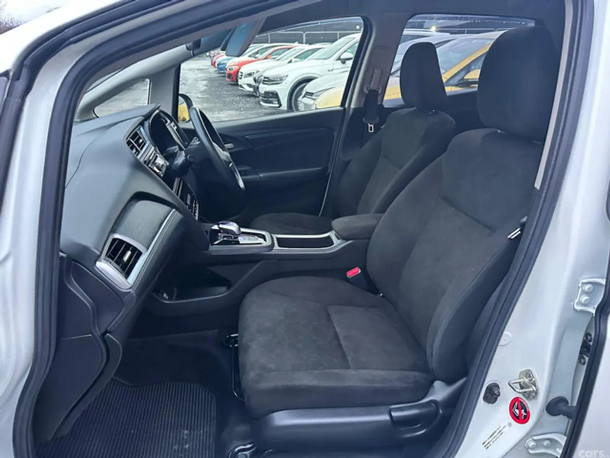 Honda Shuttle Hatchback, Petrol Hybrid, 2017, White