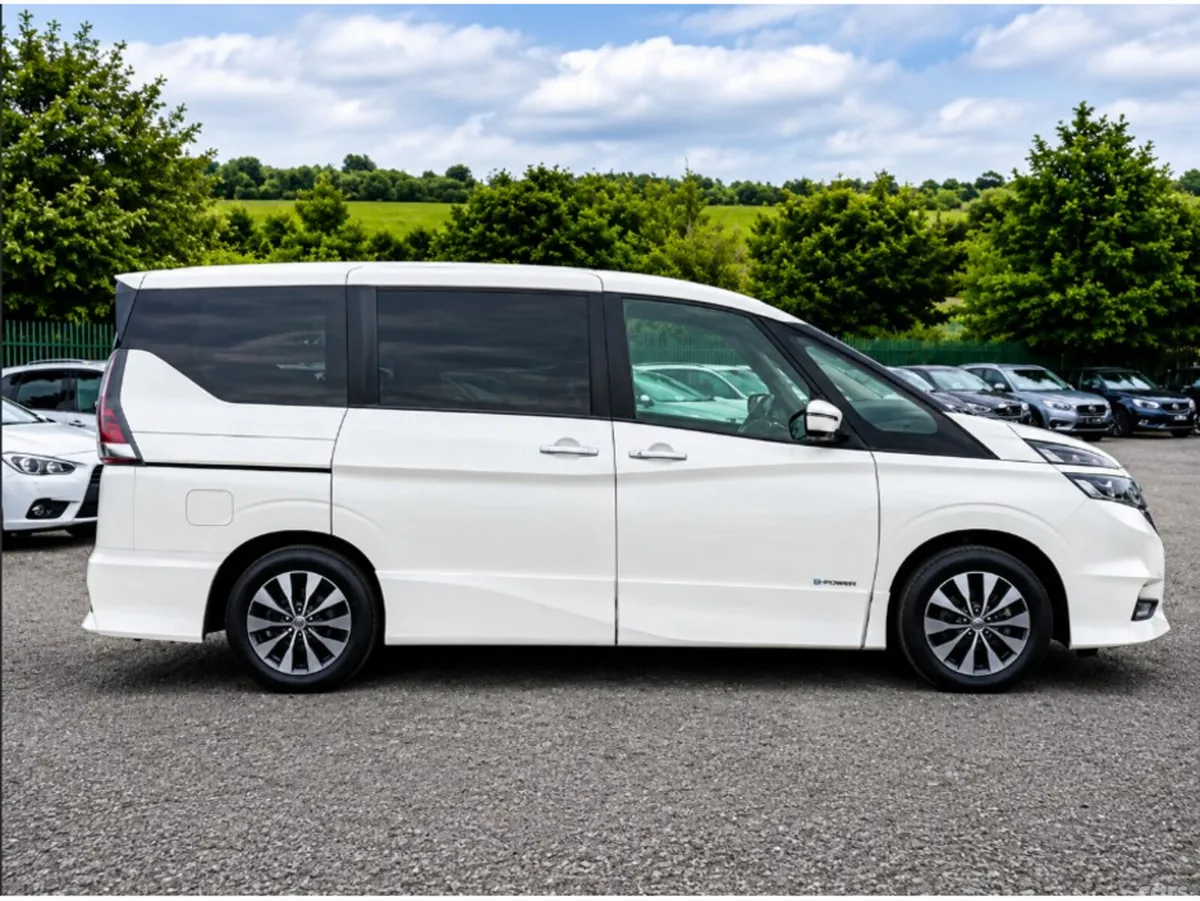 Nissan Serena MPV, Petrol Hybrid, 2016, White