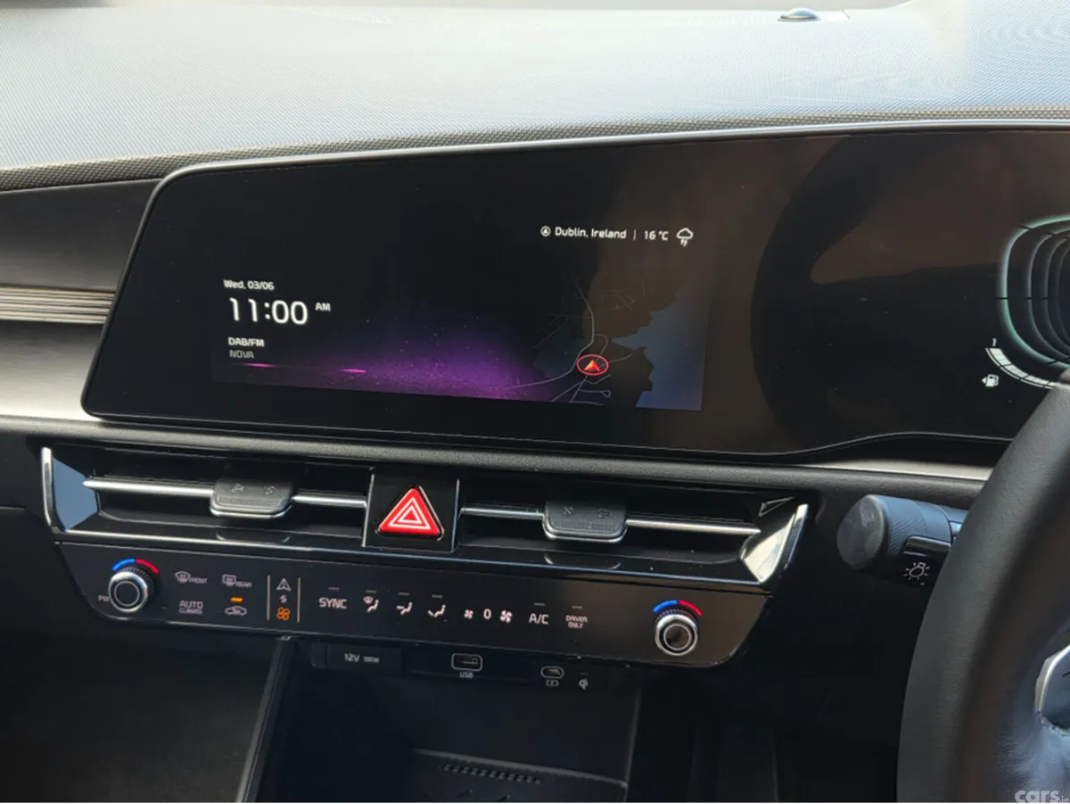 Kia Niro SUV, Petrol Hybrid, 2024, White