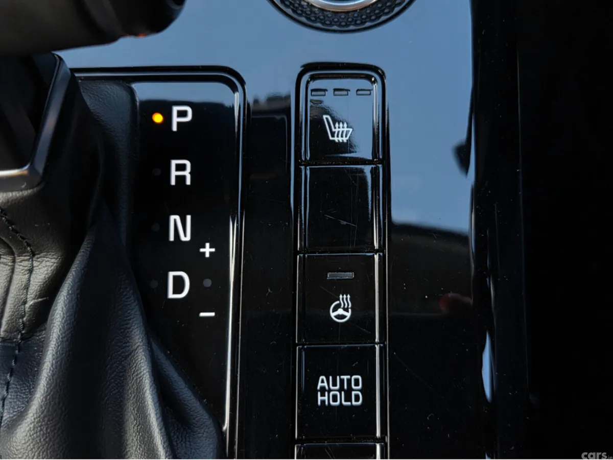 Kia Niro SUV, Petrol Hybrid, 2024, White