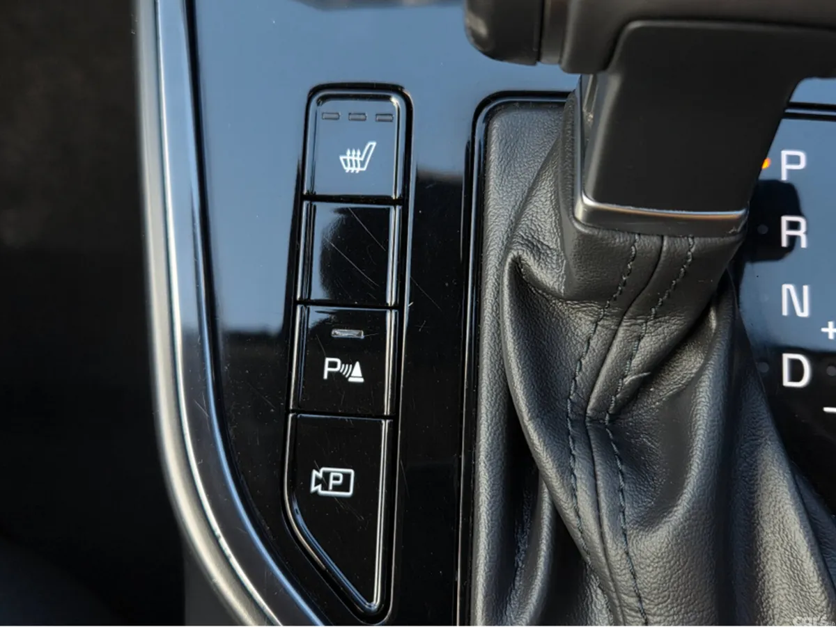 Kia Niro SUV, Petrol Hybrid, 2024, White
