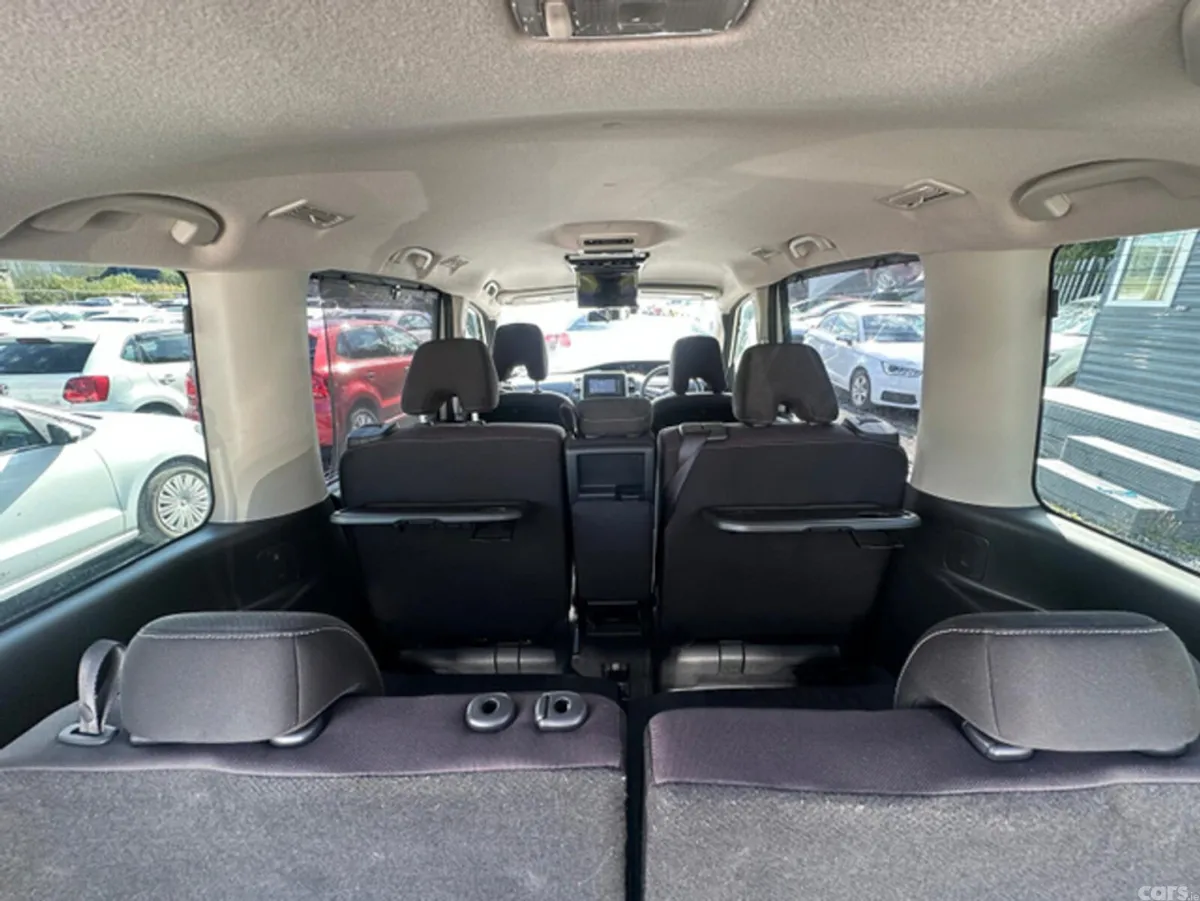 Nissan Serena MPV, Petrol Hybrid, 2016, White