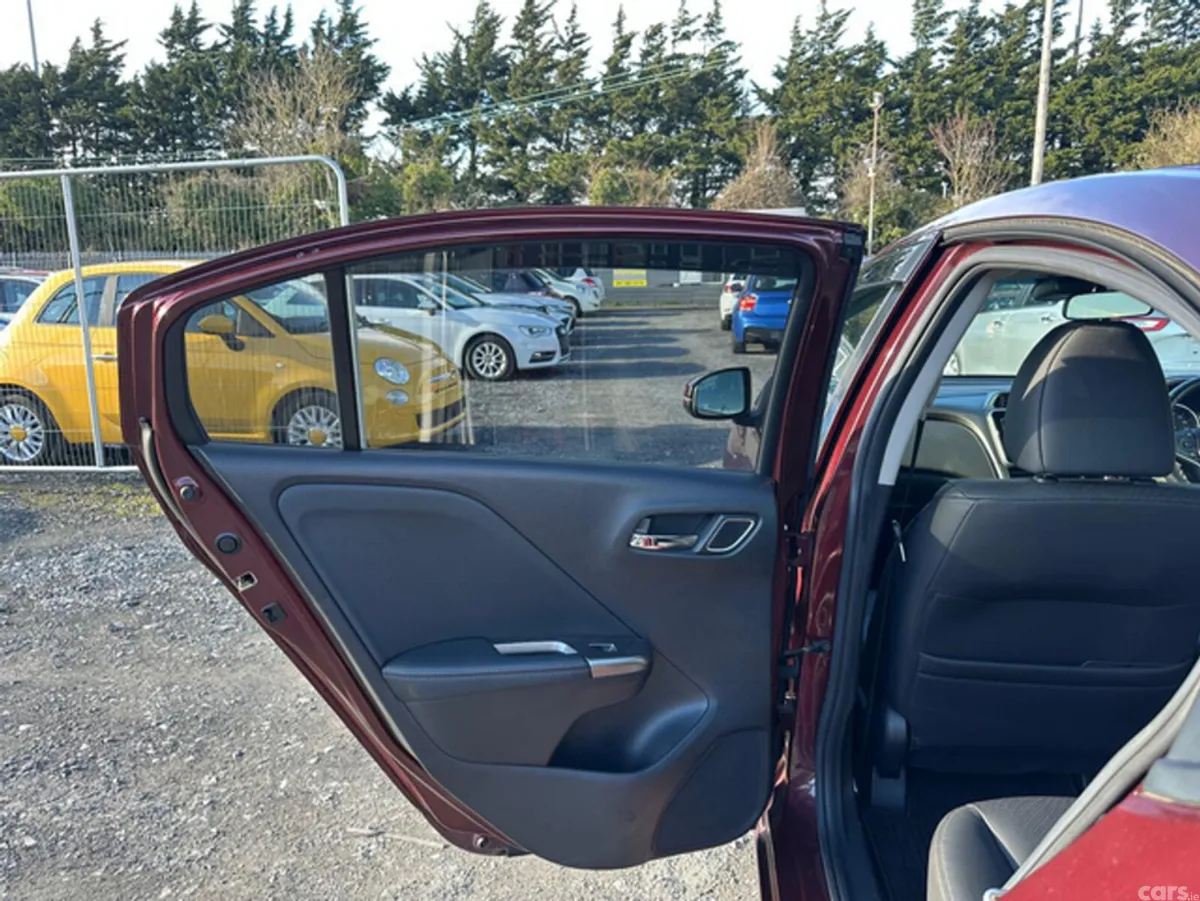 Honda Grace Saloon, Petrol Hybrid, 2015, Red