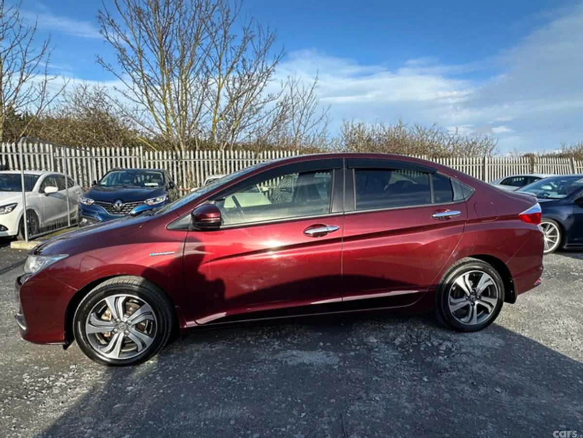 Honda Grace Saloon, Petrol Hybrid, 2015, Red