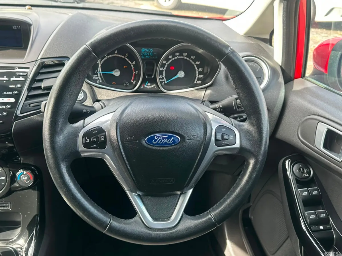 Ford Fiesta Hatchback, Petrol, 2015, Red