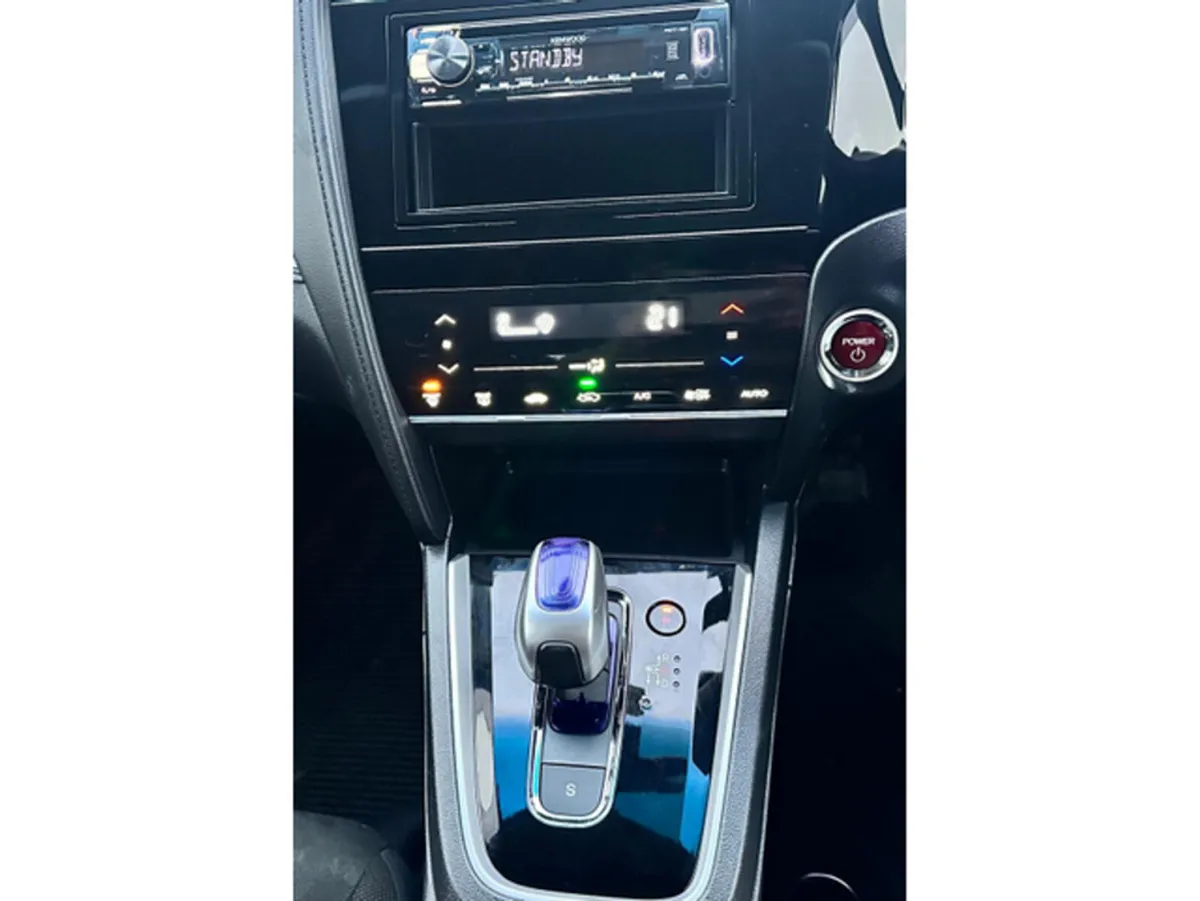 Honda Shuttle Hatchback, Petrol Hybrid, 2017, White
