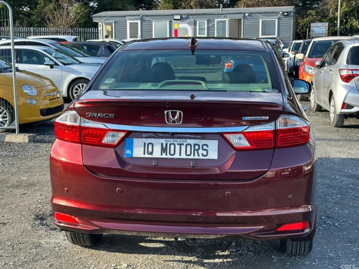Honda Grace Saloon, Petrol Hybrid, 2015, Red