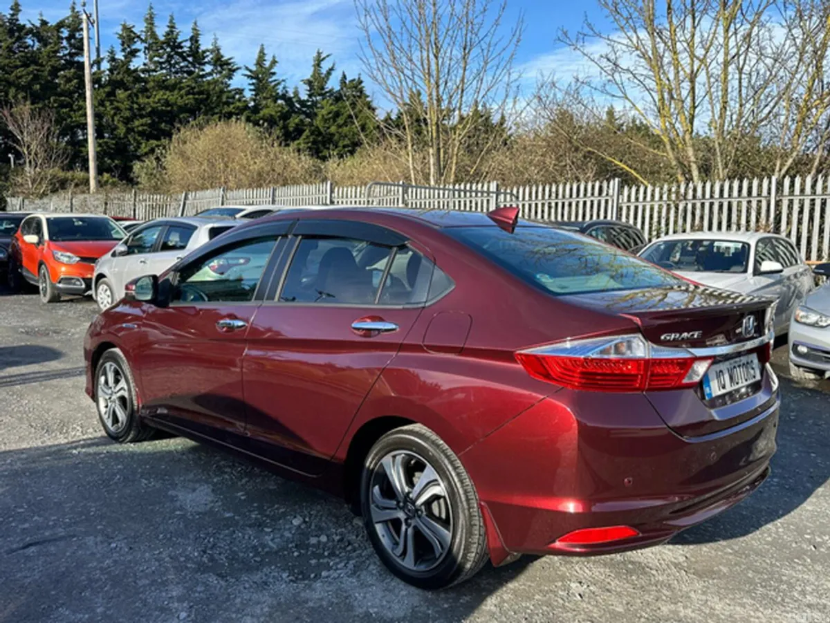 Honda Grace Saloon, Petrol Hybrid, 2015, Red