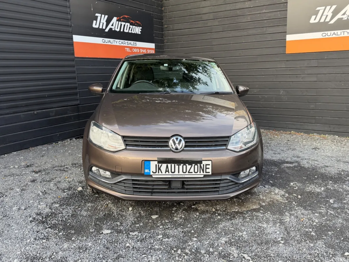 Volkswagen Polo Hatchback, Petrol, 2015, Brown
