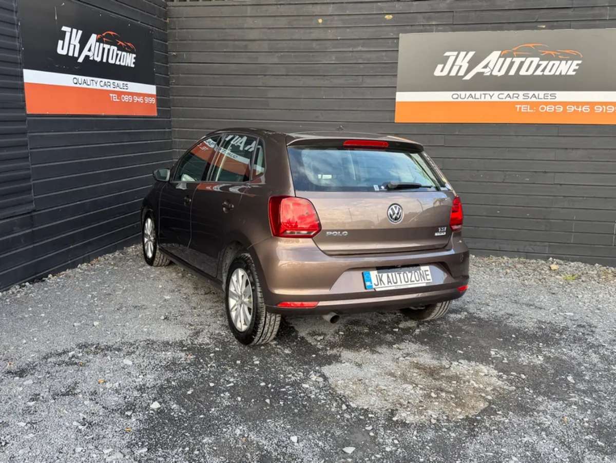 Volkswagen Polo Hatchback, Petrol, 2015, Brown