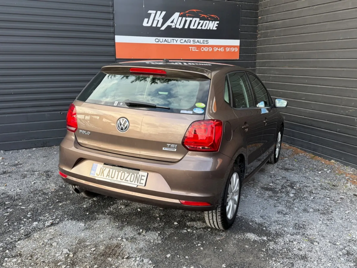 Volkswagen Polo Hatchback, Petrol, 2015, Brown