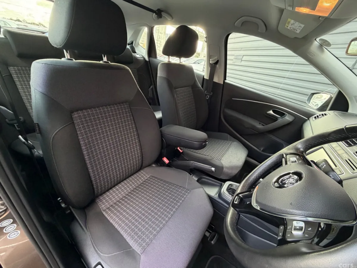 Volkswagen Polo Hatchback, Petrol, 2015, Brown