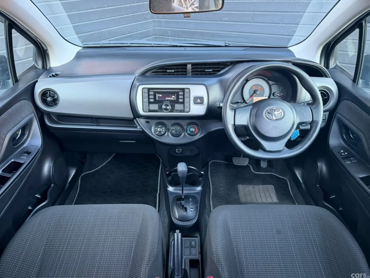 Toyota Yaris Hatchback, Petrol, 2016, Silver
