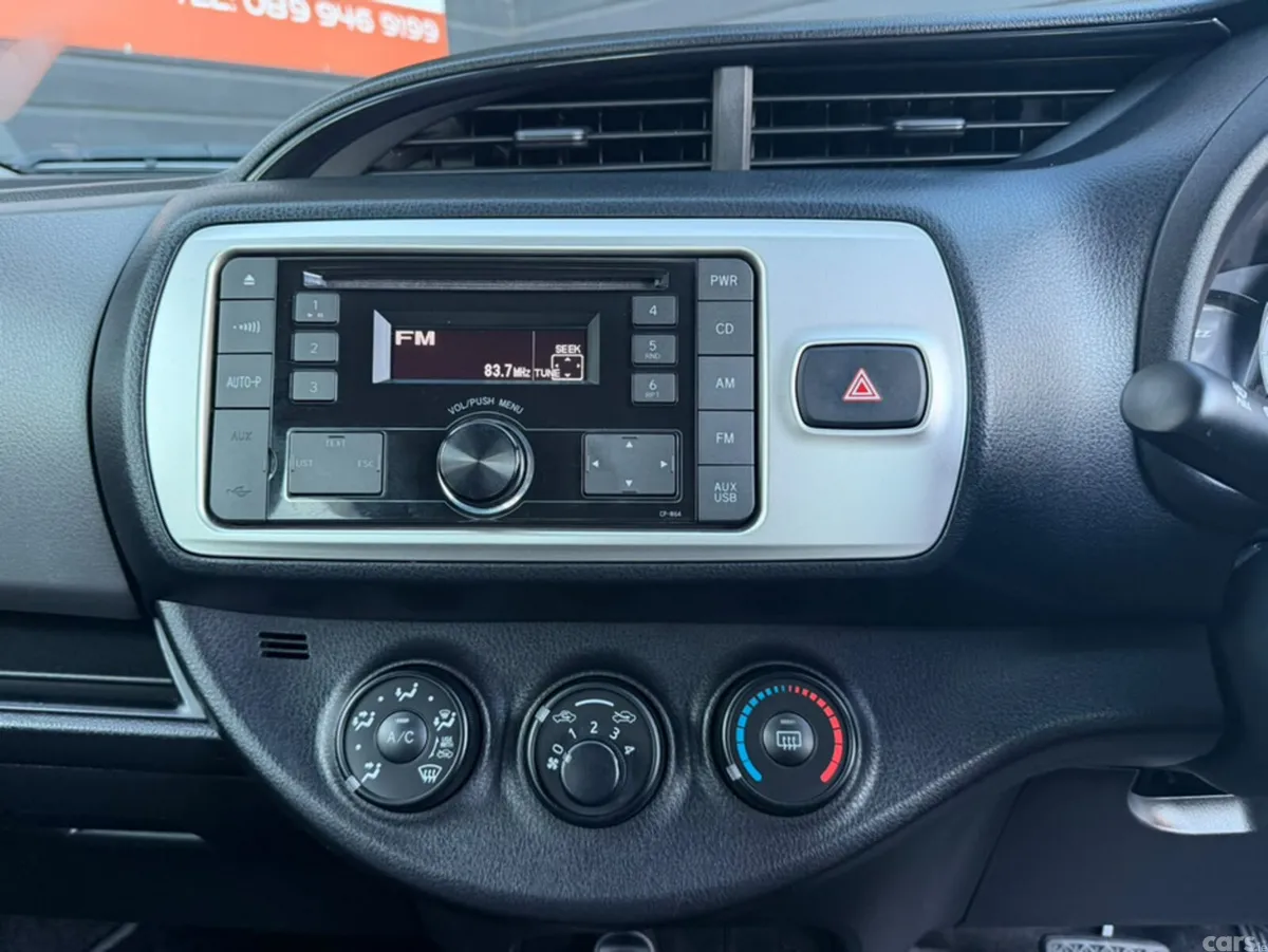 Toyota Yaris Hatchback, Petrol, 2016, Silver