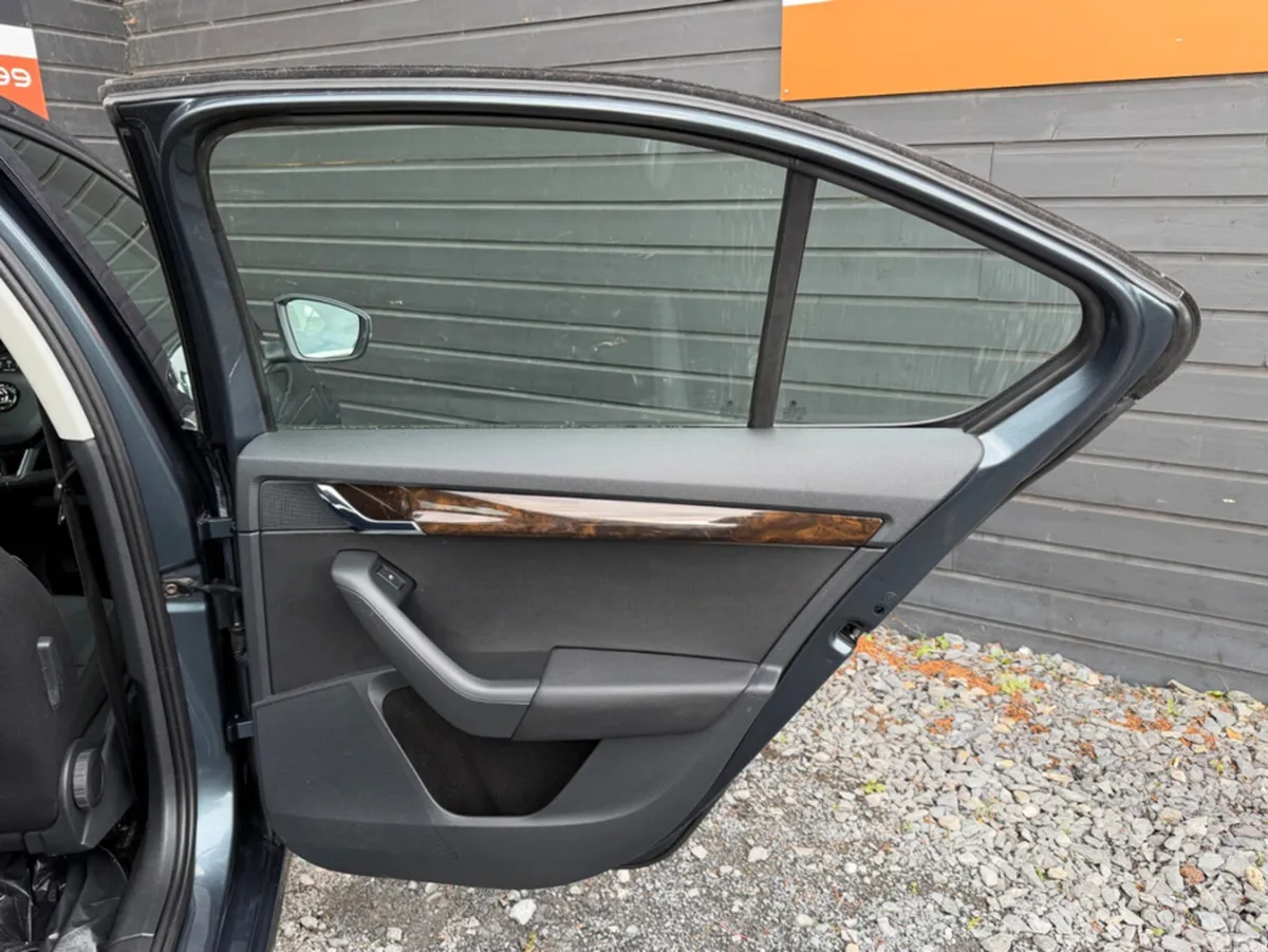 Skoda Octavia Hatchback, Diesel, 2017, Grey