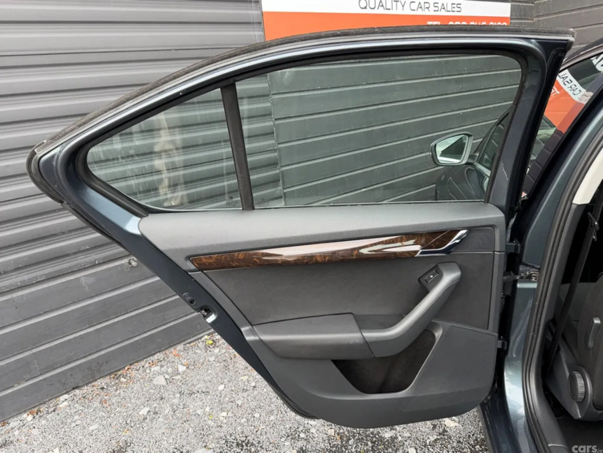 Skoda Octavia Hatchback, Diesel, 2017, Grey