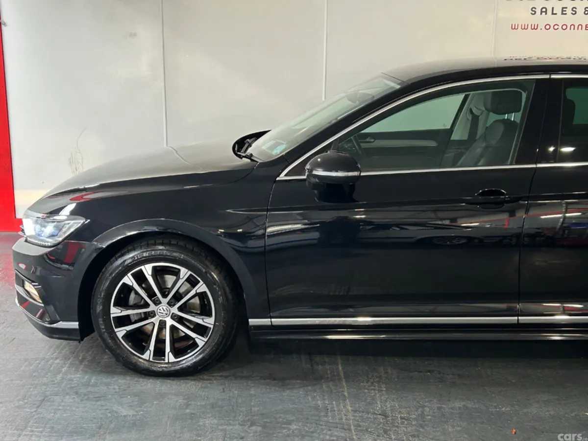 Volkswagen Passat Saloon, Diesel, 2019, Black