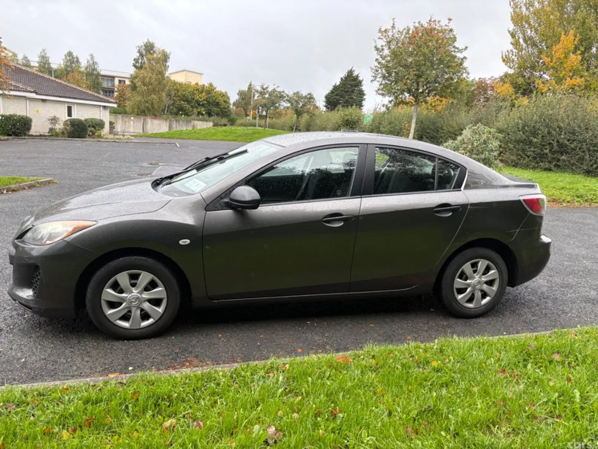 Mazda Mazda3 Saloon, Diesel, 2013, Grey