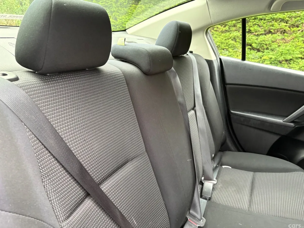 Mazda Mazda3 Saloon, Diesel, 2013, Grey