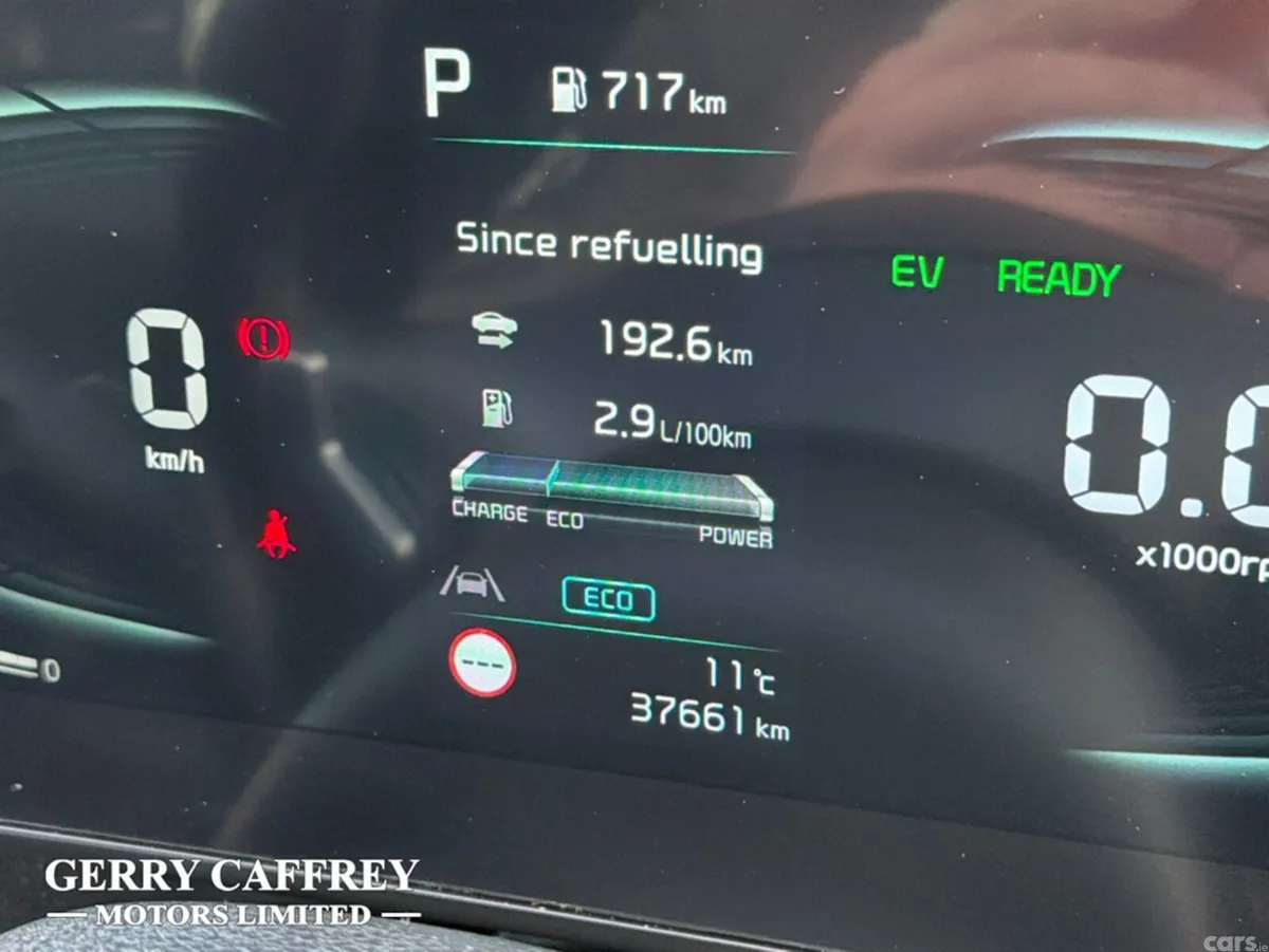Kia Sportage MPV, Petrol Plug-in Hybrid, 2022, Red