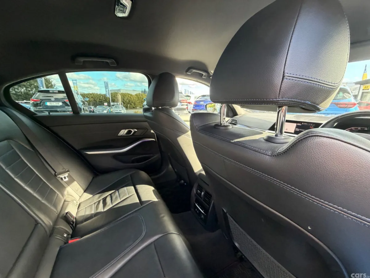 BMW 3-Series Saloon, Petrol, 2019, Blue