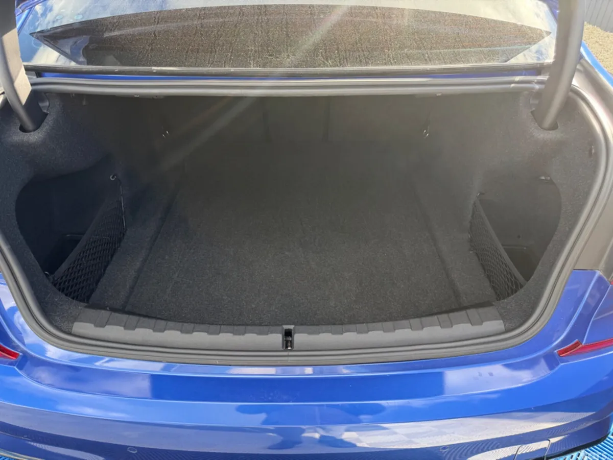 BMW 3-Series Saloon, Petrol, 2019, Blue