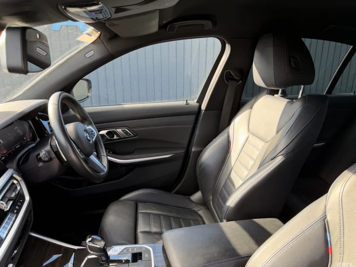 BMW 3-Series Saloon, Petrol, 2019, Blue
