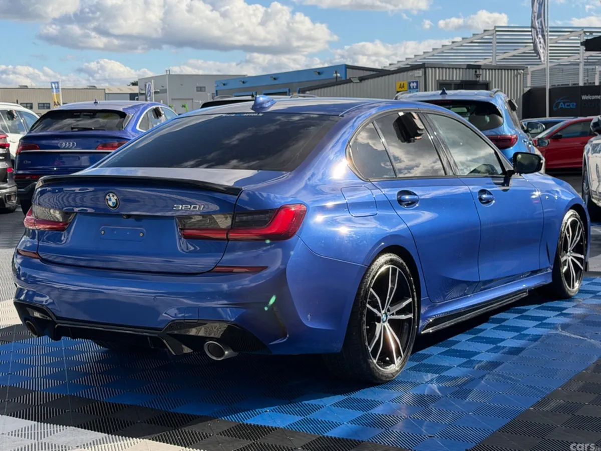 BMW 3-Series Saloon, Petrol, 2019, Blue